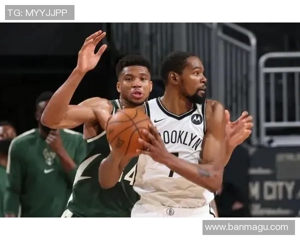 深圳篮球队战术引发热议球迷与专家各抒己见探讨未来发展方向 深圳篮球队战术引发热议球迷与专家各抒己见探讨未来发展方向