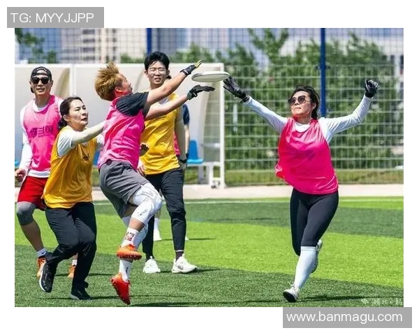 广州飞盘队在飞盘战术排行榜中荣获第三名展现实力与团队合作精神 广州飞盘队在飞盘战术排行榜中荣获第三名展现实力与团队合作精神