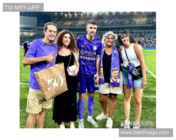 足球明星私下生活揭秘球场之外的真实瞬间与感人故事 足球明星私下生活揭秘球场之外的真实瞬间与感人故事