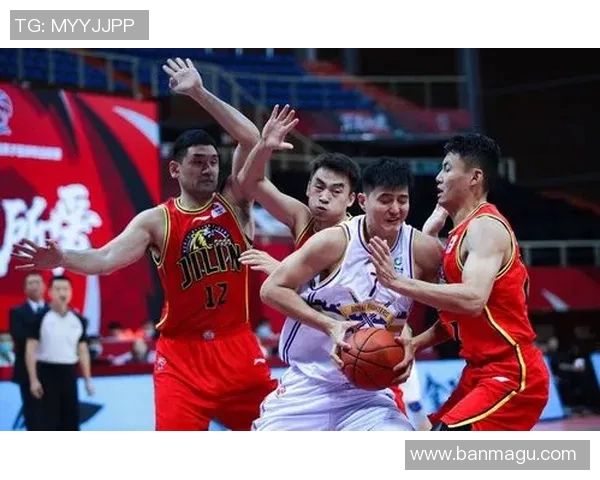 南京篮球队以74分领跑大满贯积分榜展现强大实力与团队合作精神 南京篮球队以74分领跑大满贯积分榜展现强大实力与团队合作精神