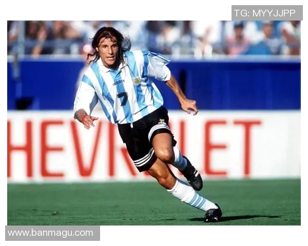 哪个足球明星在场上最爱炫耀个人球技与精彩瞬间